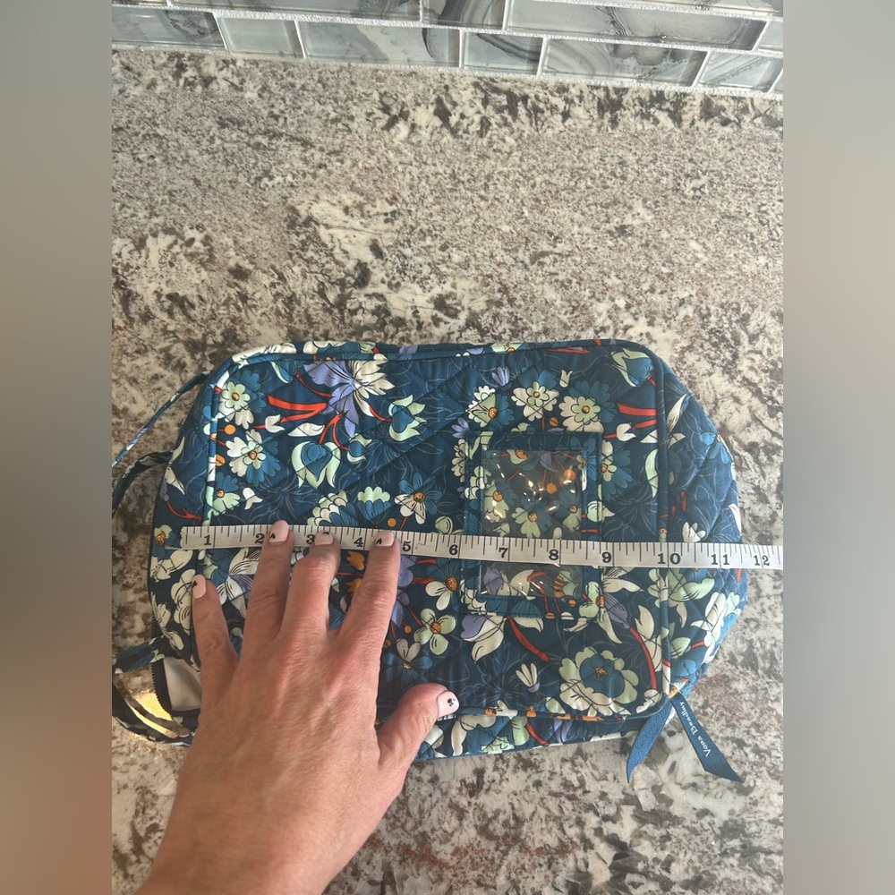 Vera Bradley Floral Bursts insulted lunch bag - Picture 11 of 13